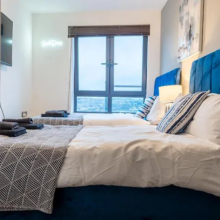 Living By The River - Sleeps 10 - Balcony *