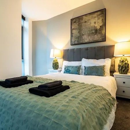 Living By The River - Sleeps 10 - Balcony *