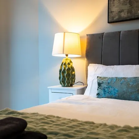 Living By The River - Sleeps 10 - Balcony