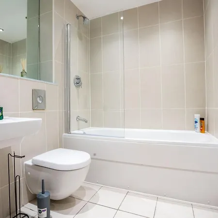 公寓 Living By The River - Sleeps 10 - Balcony 利兹