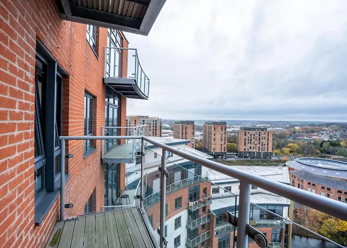 公寓 Living By The River - Sleeps 10 - Balcony 利兹