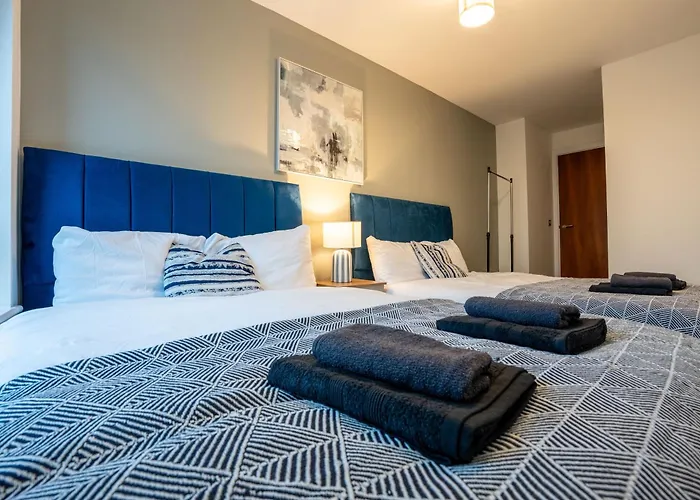 公寓 Living By The River - Sleeps 10 - Balcony