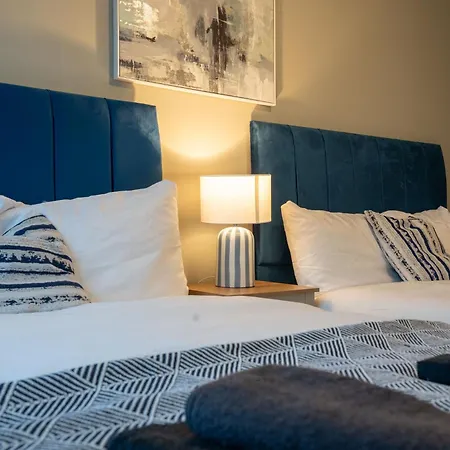 Living By The River - Sleeps 10 - Balcony