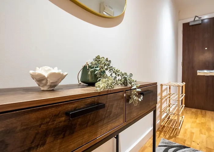 Living By The River - Sleeps 10 - Balcony *