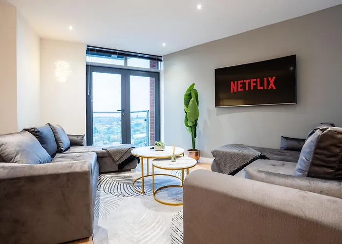 Apartment Living By The River - Sleeps 10 - Balcony Leeds (West Yorkshire)