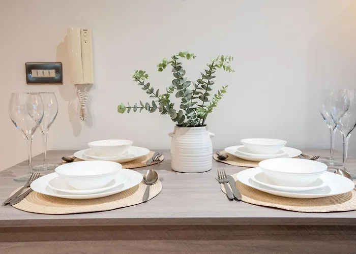 Apartment Living By The River - Sleeps 10 - Balcony